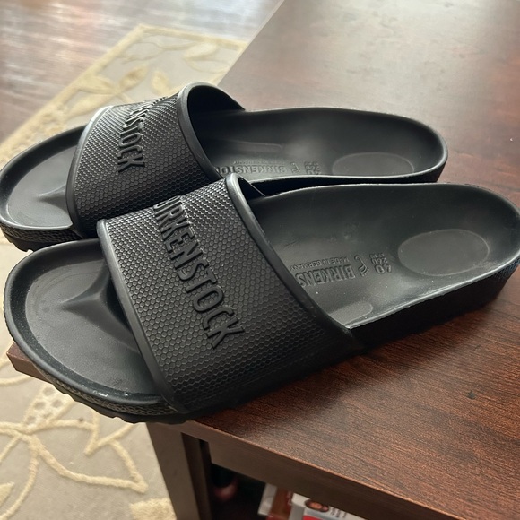 New w/o Box Birkenstock Barbados EVA
Black, Size 40, 9 women’s ,7.5 men’s. - Picture 2 of 5